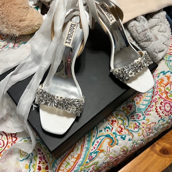 Brand new in box, Badgley Mischka heels. - Picture 2 of 12